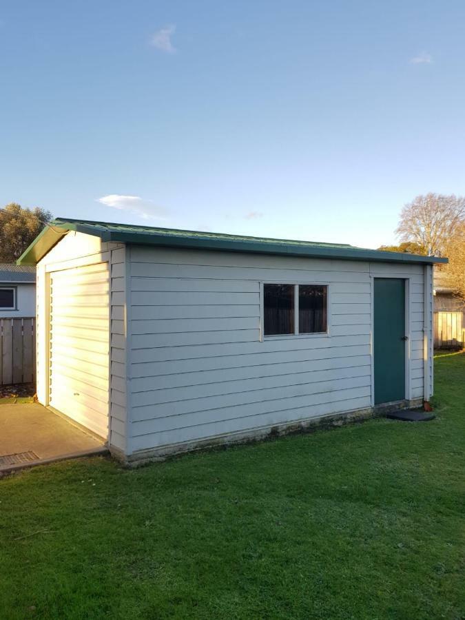 Super Central Cosy Greytown House With Garage Exterior foto